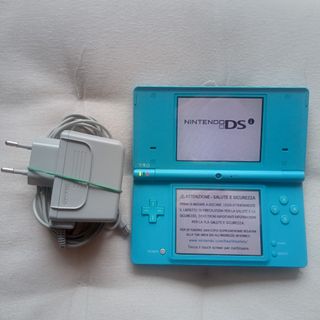Nintendo DSI Azzurro funzionante e caricabatteria