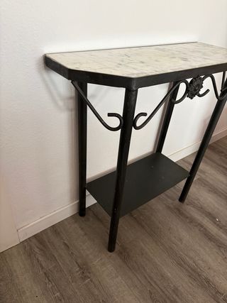 Mesa de entrada forja negra y mármol
