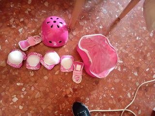 Casco y protecciones patinaje infantil niña