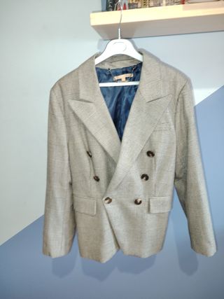 Americana cruzada cuadros beige