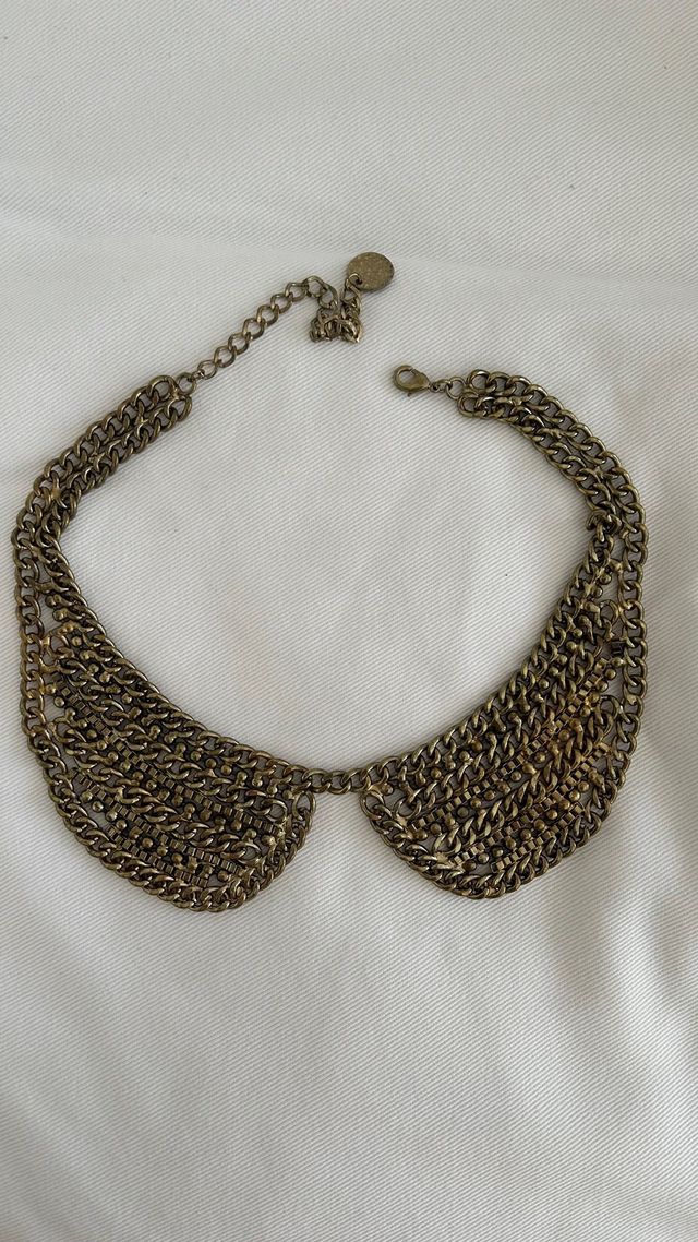 Collar tipo cuello Zara