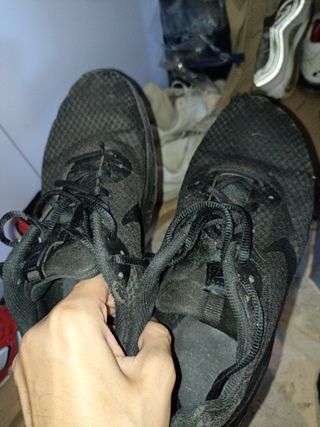 Zapatillas deportivas negras usadas