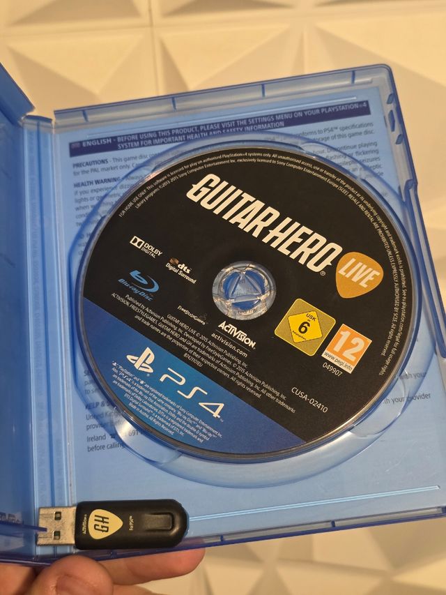 Guitar Hero Live PS4 + Guitarra