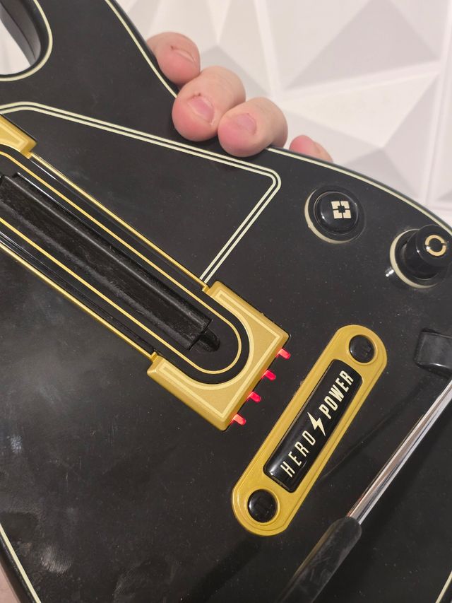 Guitar Hero Live PS4 + Guitarra