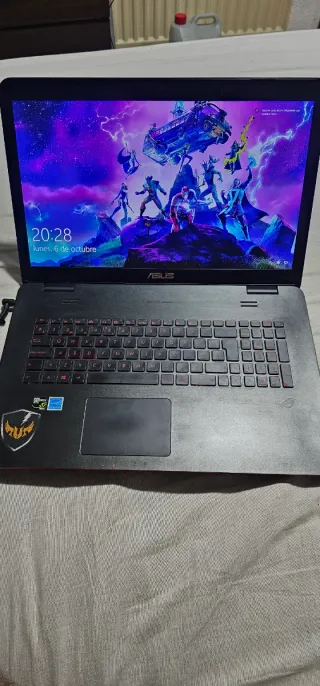 Asus ROG G771j Gaming. 16gb 4gb 
No carga bateria