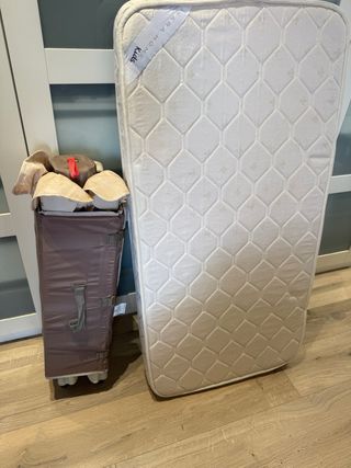 Cuna de viaje completa con accesorios