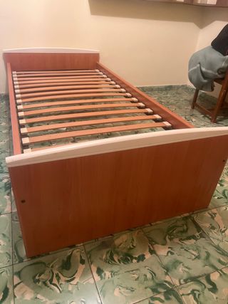 Cama individual de madera