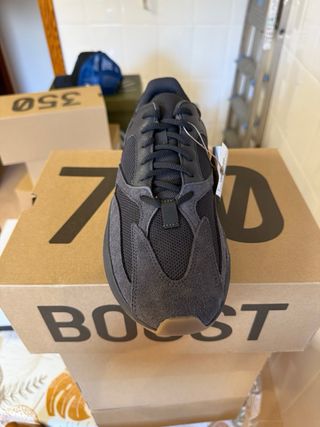 Adidas Yeezy Boost 700 Utility Black