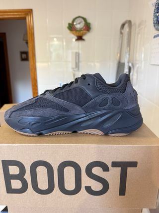 Adidas Yeezy Boost 700 Utility Black
