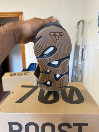 Adidas Yeezy Boost 700 Utility Black