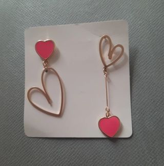 Par de Pendientes colgantes rigidos, asimétricos 