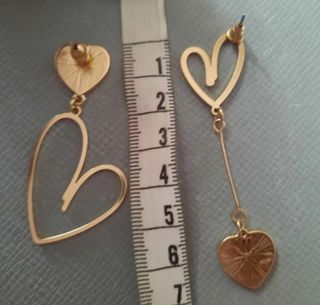 Par de Pendientes colgantes rigidos, asimétricos 