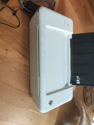 Impresora HP Deskjet 1010 Blanca.