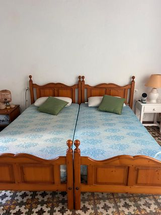 2 Camas Individuales Madera + Colchones