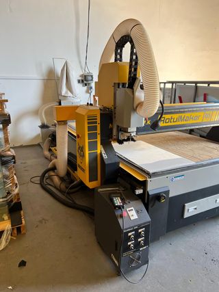 FRESADORA CNC 1300 X 2500 MM CON BOMBA