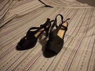 Zapatos de tacón negros
