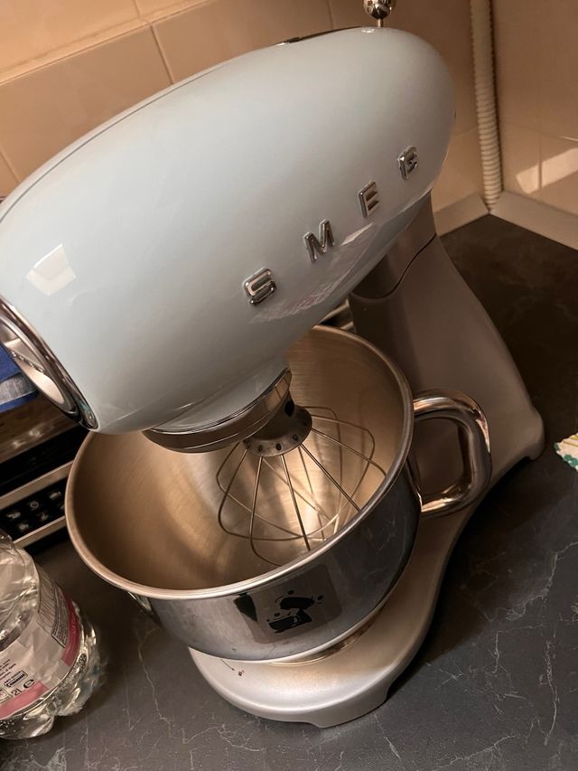 Planetaria+tira sfoglia Smeg azzurra con tira