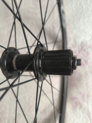 Rueda trasera Shimano R5