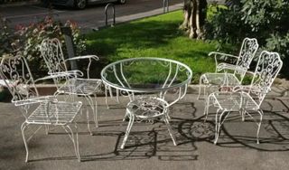 Set tavolo e sedie da giardino vintage in ferro battuto