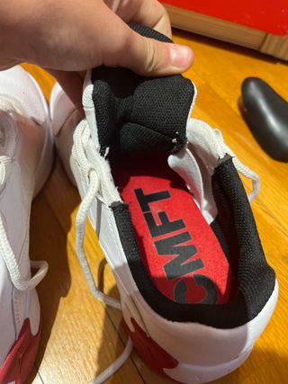 Zapatillas Jordan Blancas y Rojas