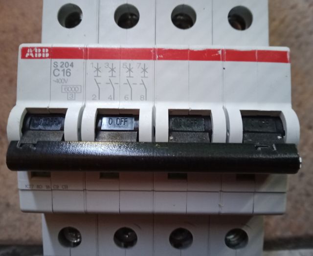 Interruttore ABB S204 C16 400V