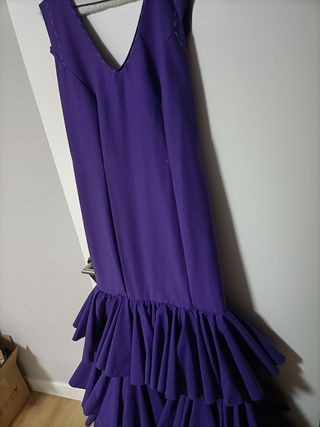 Traje de flamenca morado hecho a medida  