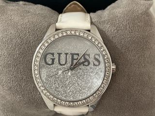 Reloj Guess Mujer Blanco y Plateado