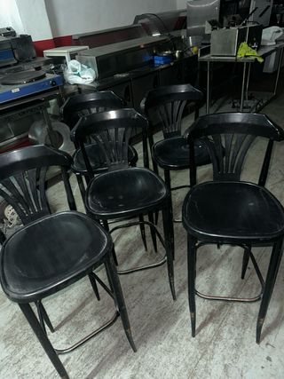 Taburetes Madera Estilo Thonet en buen estado a 15