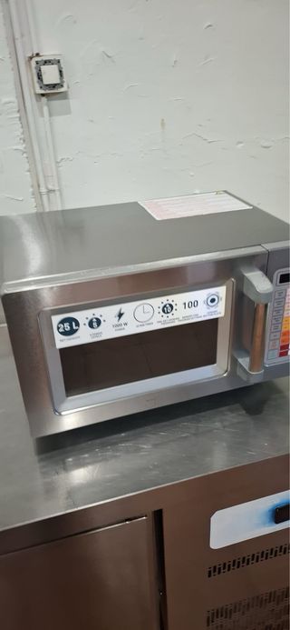 Microondas Industrial 25L 1000W