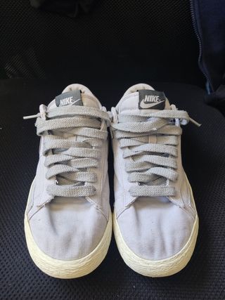 Nike Talla 42.5 UE Gris 