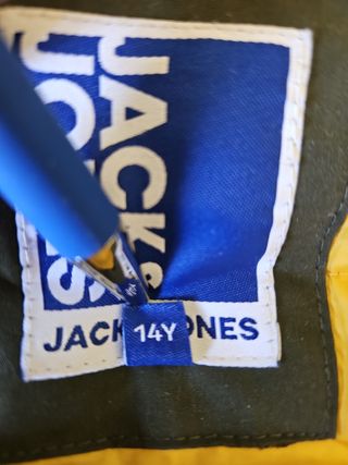 Chaqueta Jack and Jones verde adolescente
Talla 14