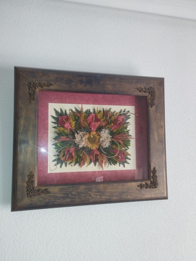 Cuadro en madera maciza y cristal. Diferentes med