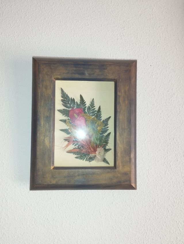 Cuadro en madera maciza y cristal. Diferentes med