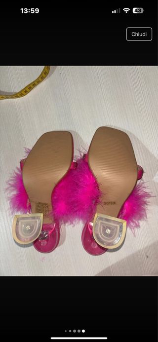 Sandali fucsia con piume e tacco 10 cm