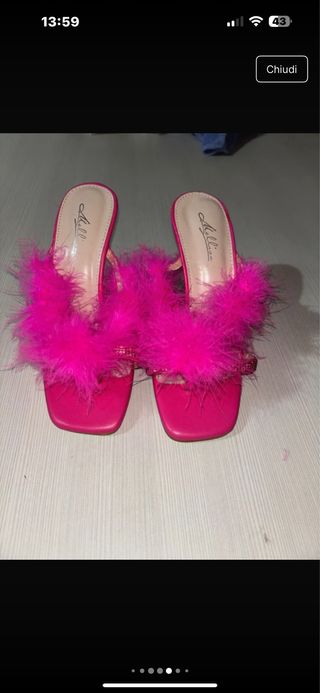 Sandali fucsia con piume e tacco 10 cm