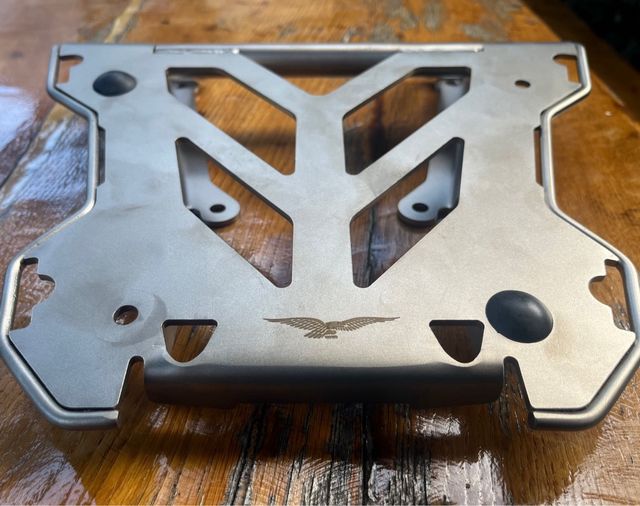 Piastra per bauletto moto