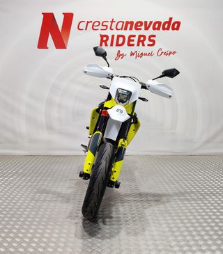 Husqvarna 701 SUPERMOTO