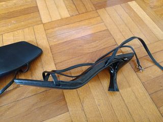 Sandalias negras Ideal Shoes multitiras