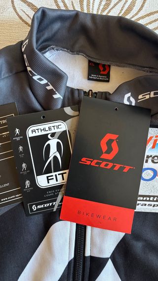 Maillot y culotte Scott sin estrenar