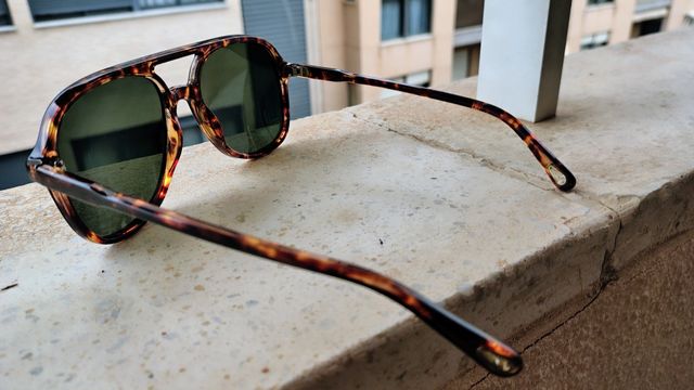Gafas de sol estilo aviador tortuga