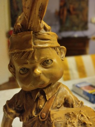 Statuina Giuseppe Armani