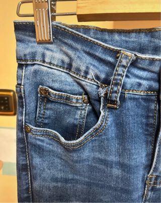 Jeans largos azules brillantes