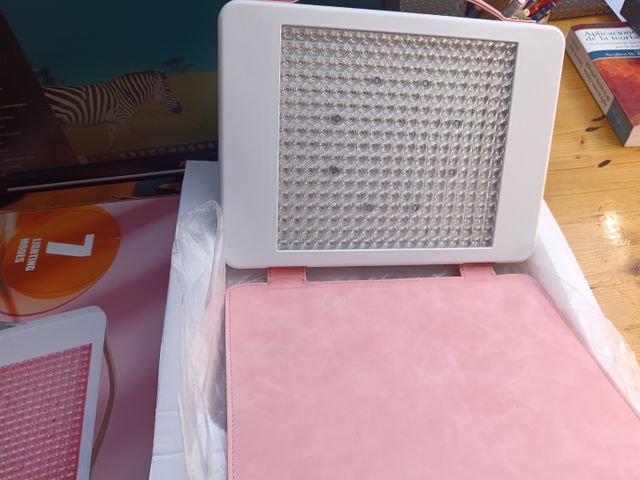 Máquina LED Terapia Facial y Corporal sin estrenar