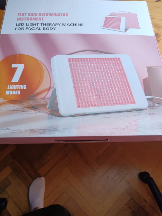 Máquina LED Terapia Facial y Corporal sin estrenar