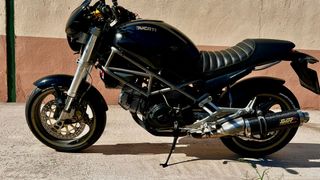 Moto Ducati monstes 600 dark