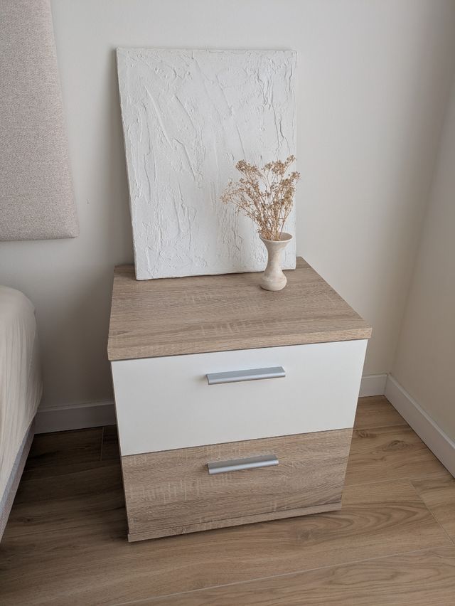 Mesita de noche 2 cajones nueva