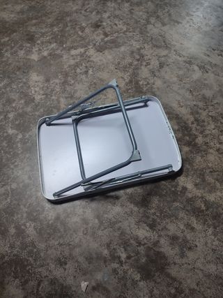 MESA PEQUEÑA PLEGABLE PARA CAMA ó CAMPING