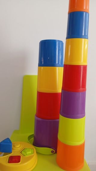 Juguete apilable de colores