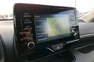 Toyota Yaris 1.5 HYBRID 116H BUSINESS