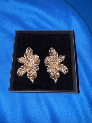 Pendientes clips dorados